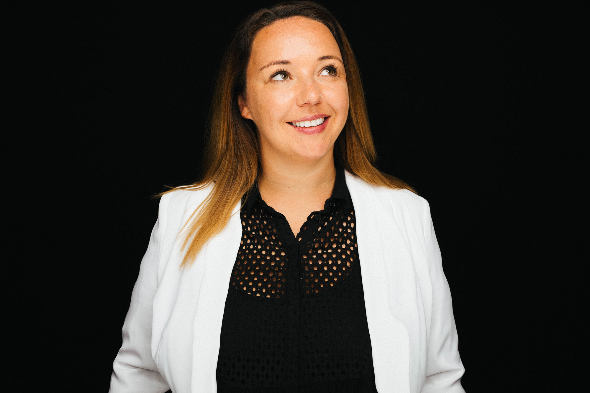 Export x3 Headshots Manuela04744 Bearbeitet 3 Headshots Manuela 2